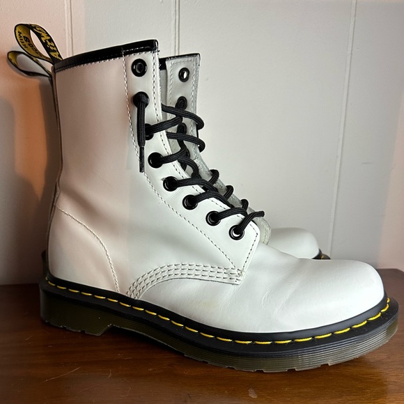 Doc Martens 1460 SMOOTH LEATHER LACE UP BOOTS - Picture 10 of 16